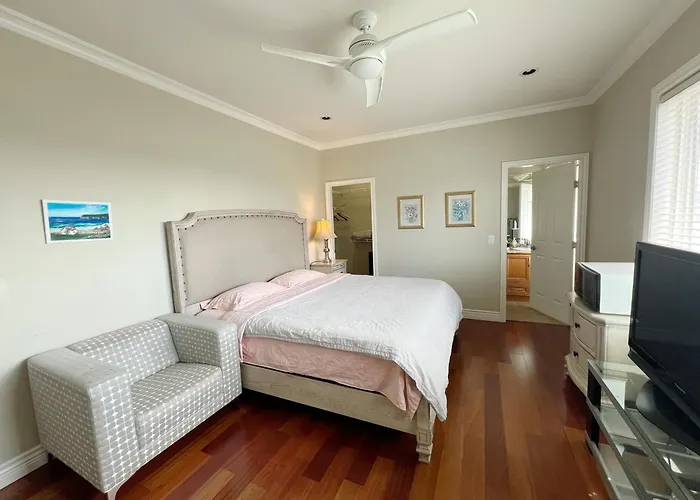 Lucky Room, A Comfortable Bedroom With Private Bathroom Close To Yvr Richmond